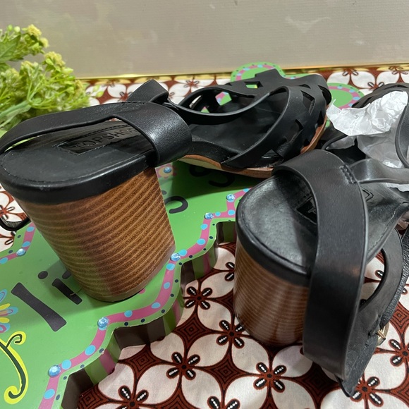 Leather Block heel shoes - Picture 9 of 12